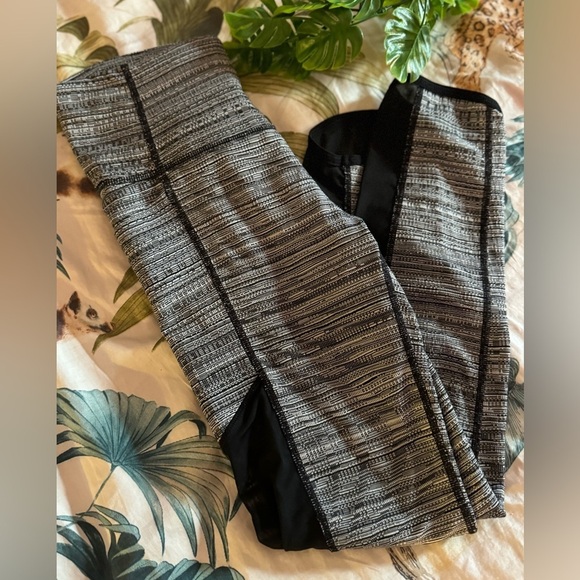 Athleta Chaturanga Mesh High Rise Leggings​​​ - Picture 4 of 8